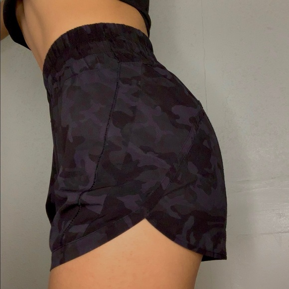 Lululemon mid rise gray and black camo short - Picture 2 of 5